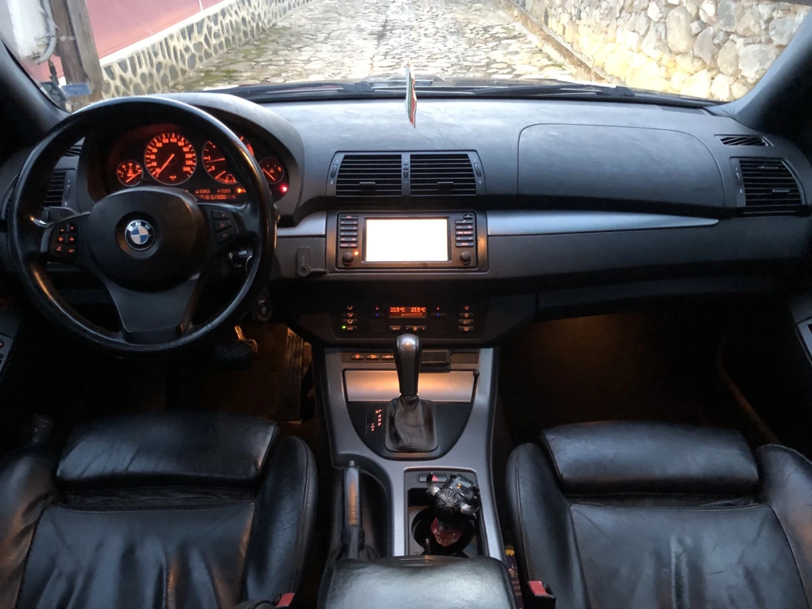 BMW X5  СПОРТ ПАКЕТ-ПАНОРАМА-ПЕЧКА-КСЕНОН-ТОП СЪСТОЯНИЕ!! - изображение 9