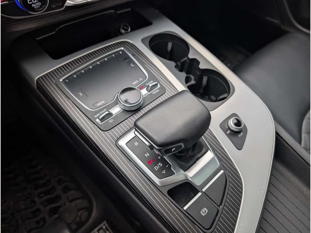 Audi Q7 Technik Special Edition| BANG & OLUFSEN| HUD| 360|, снимка 14 - Автомобили и джипове - 54126417