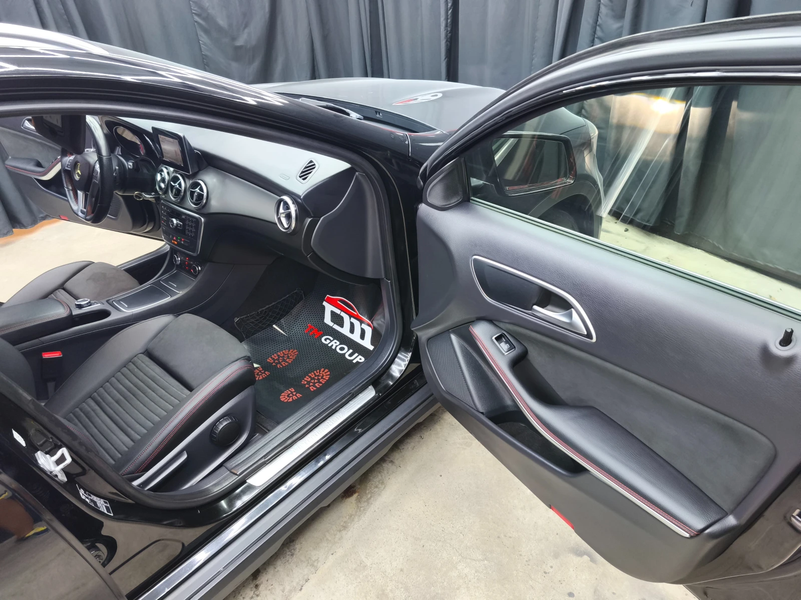 Mercedes-Benz GLA 200, снимка 16 - Автомобили и джипове - 54288628