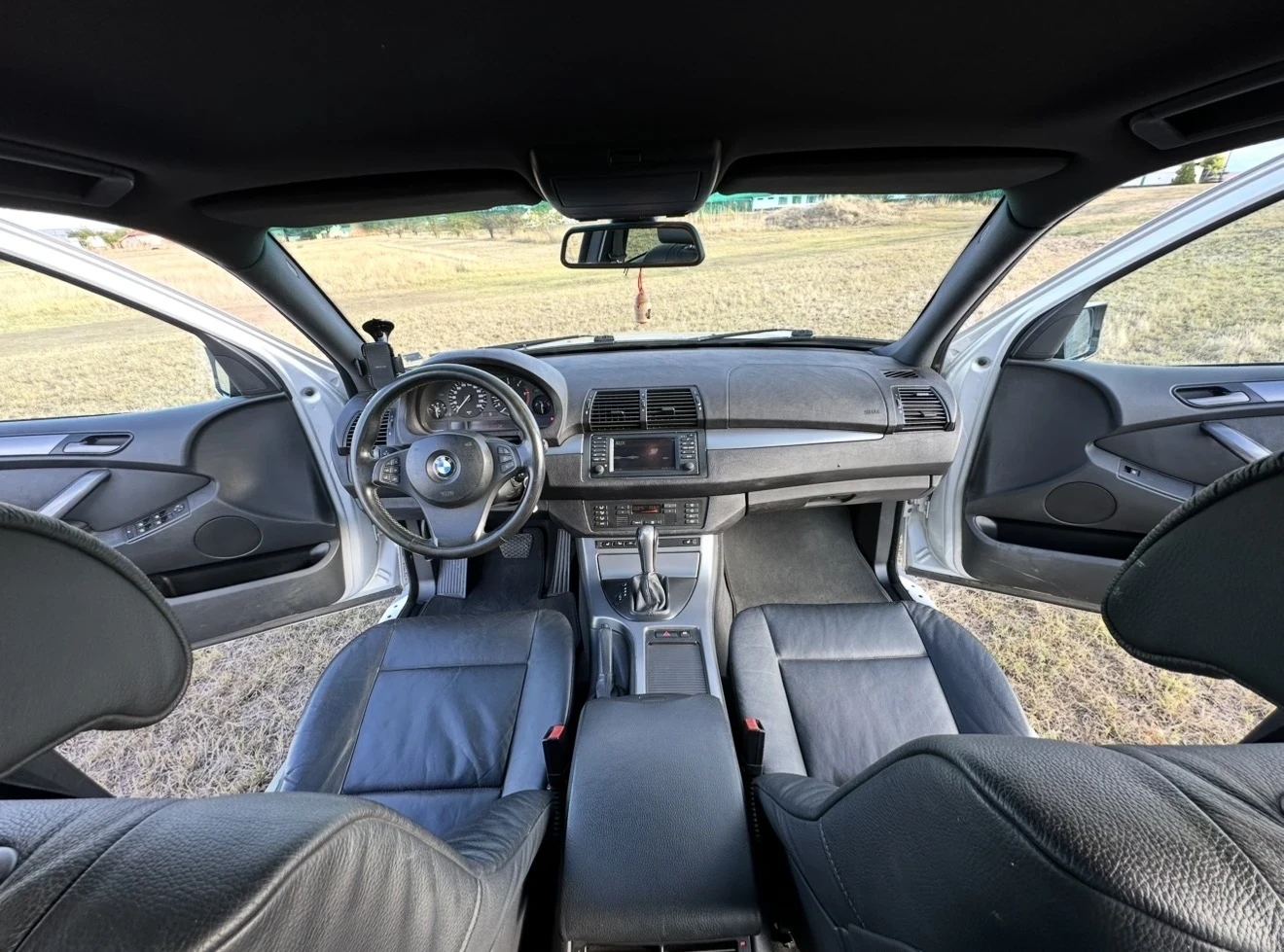 BMW X5 (E53) Facelift 218кс. СПЕШНО!, снимка 9 - Автомобили и джипове - 54324087