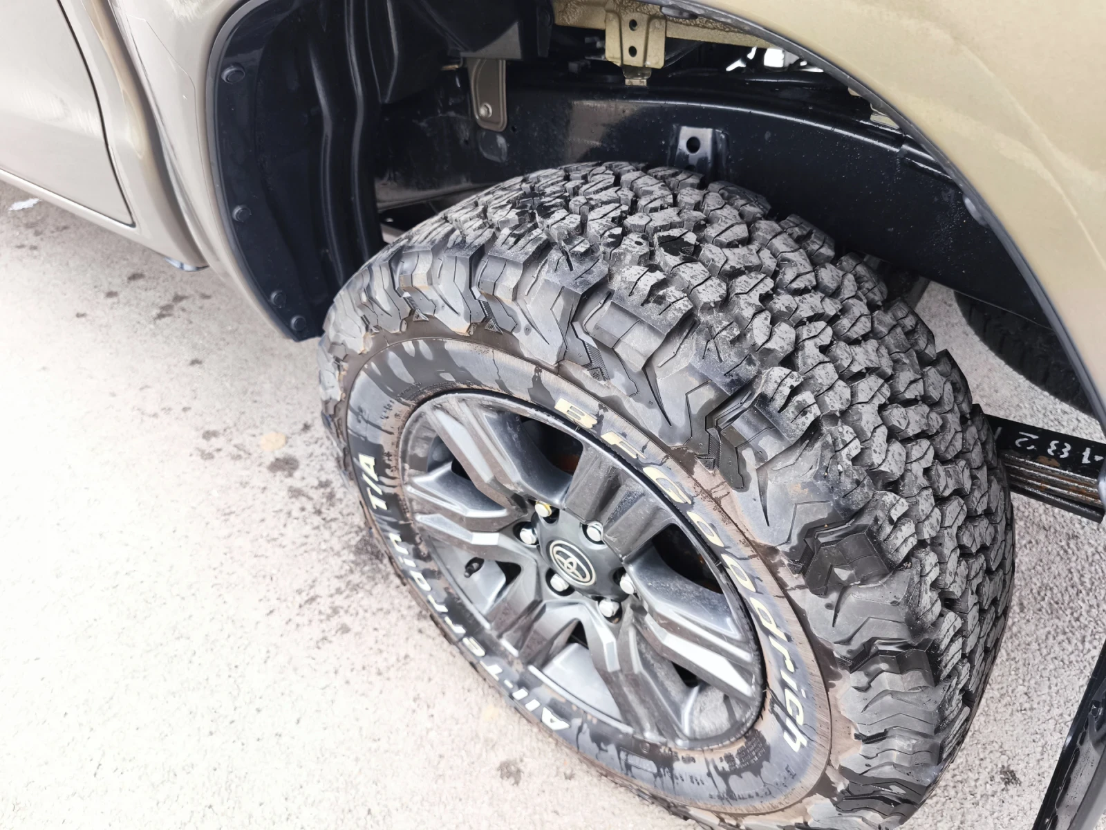 Toyota Hilux Double Cab, снимка 7 - Автомобили и джипове - 54459705