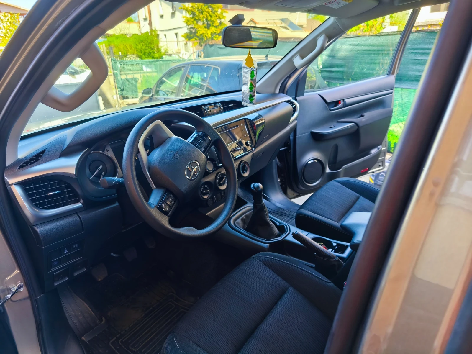 Toyota Hilux Double Cab, снимка 10 - Автомобили и джипове - 54459705