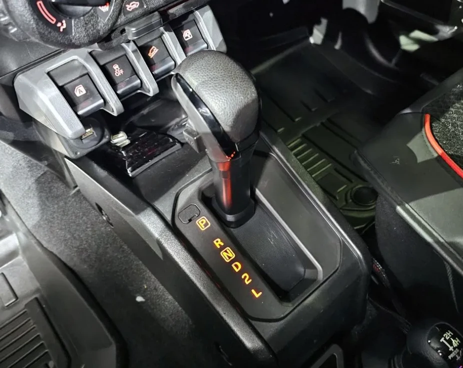Suzuki Jimny 1.5 бензин! Агрегатор за ток! Палатка! , снимка 9 - Автомобили и джипове - 54820776
