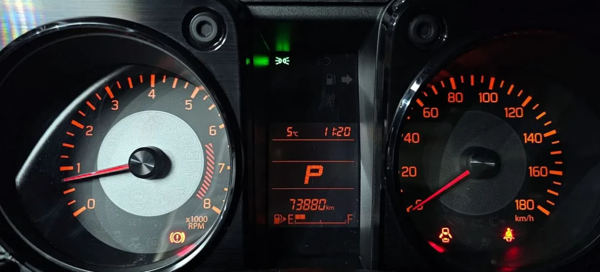 Suzuki Jimny 1.5 бензин! Агрегатор за ток! Палатка! , снимка 10 - Автомобили и джипове - 54820776