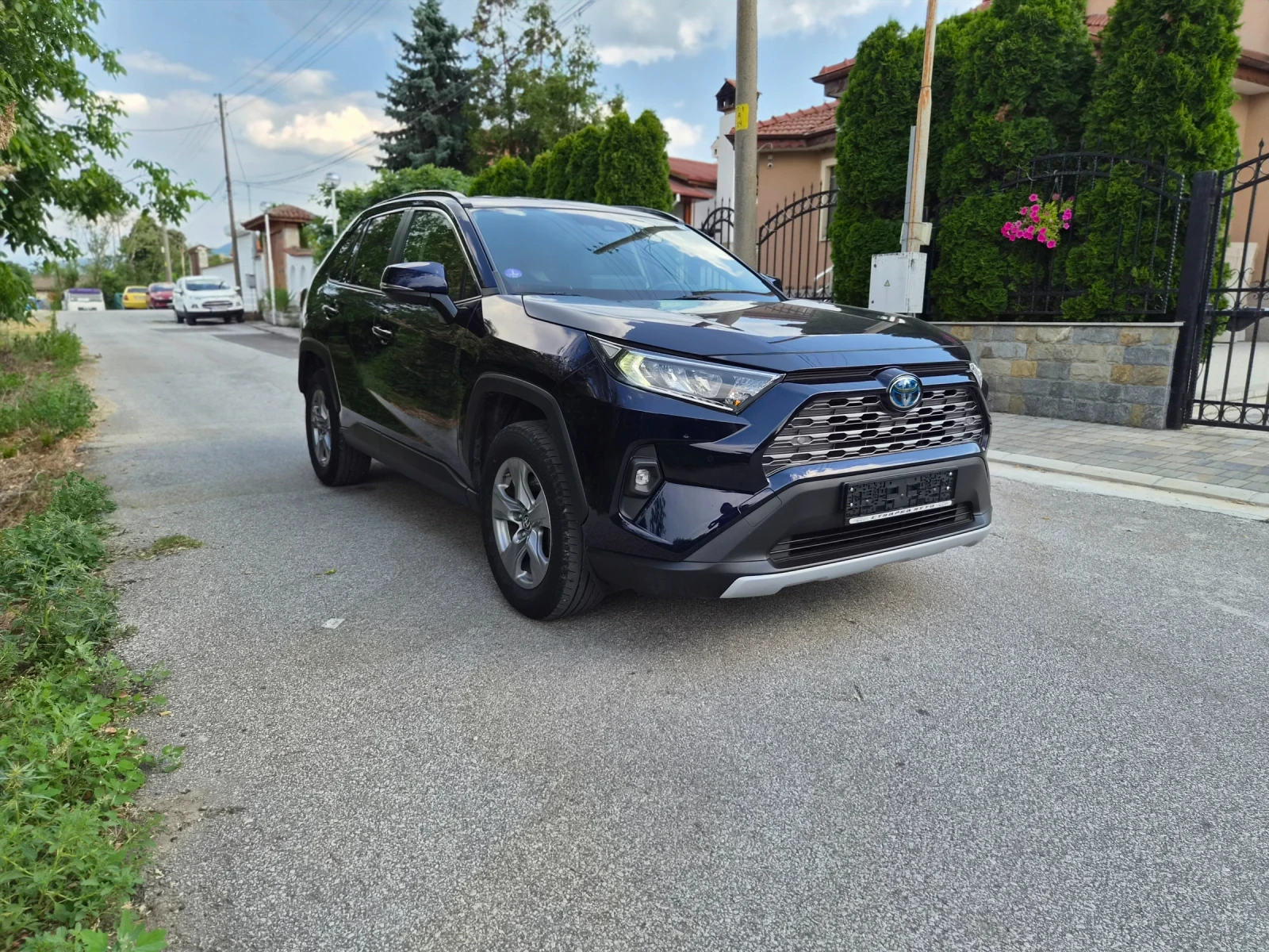 Toyota Rav4 11.23г./Гаранция/Hybrid , снимка 2 - Автомобили и джипове - 55088549