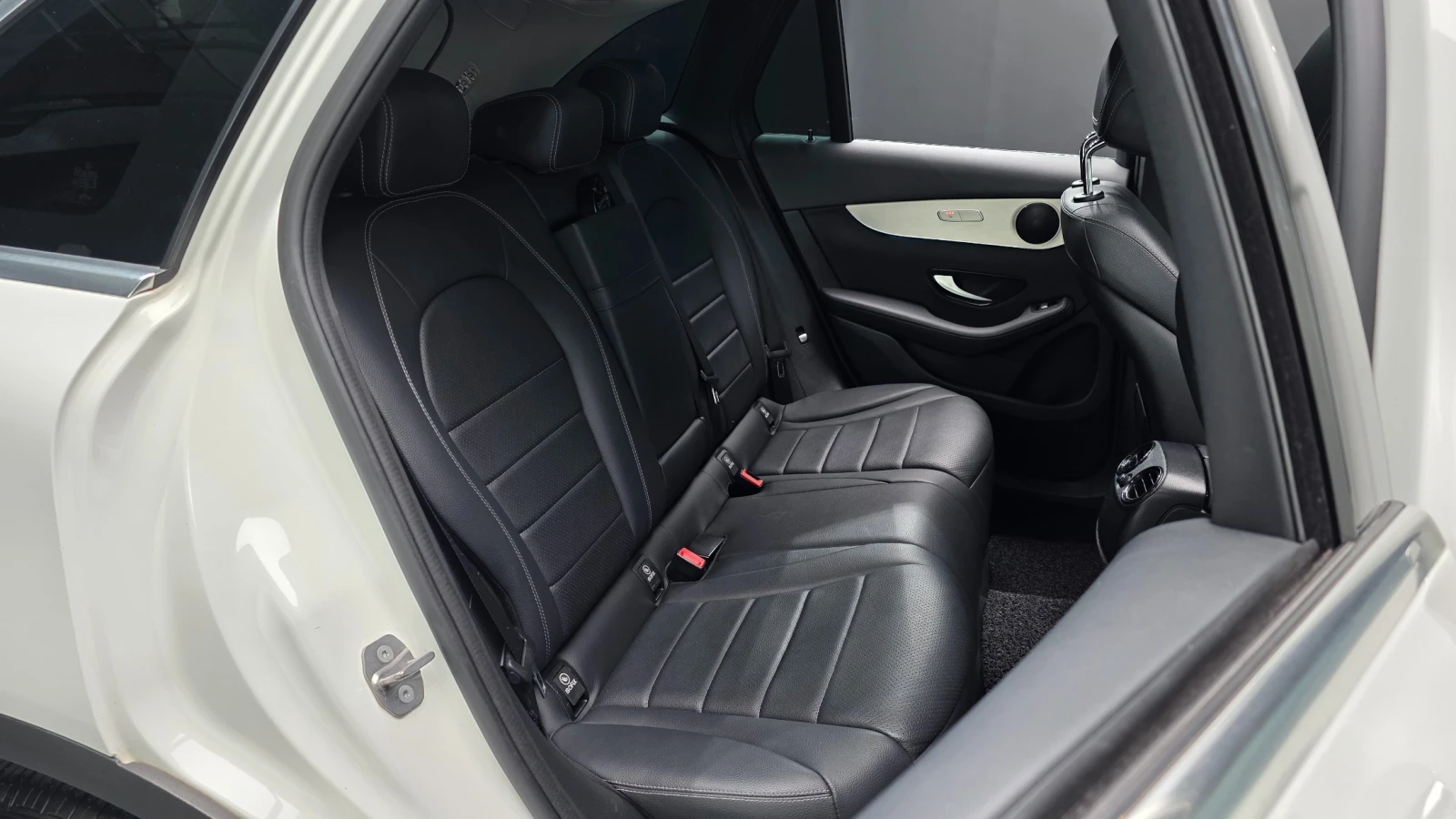 Mercedes-Benz GLC GLC220 d 4MATIC | Панорама | Кожа | Memory, снимка 11 - Автомобили и джипове - 55544234
