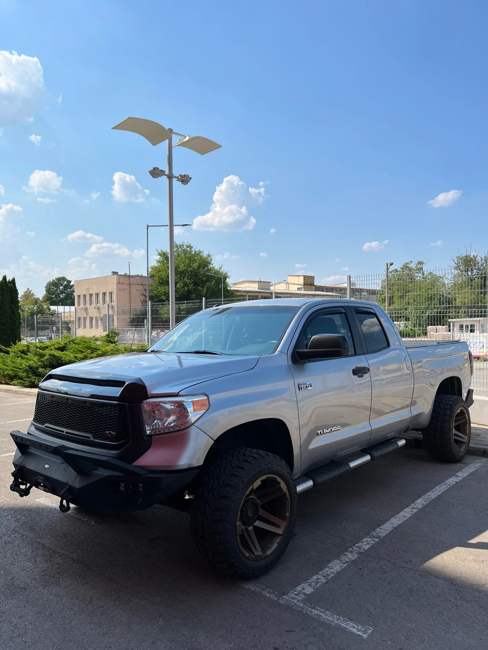 Toyota Tundra SR5, снимка 6 - Автомобили и джипове - 56493221