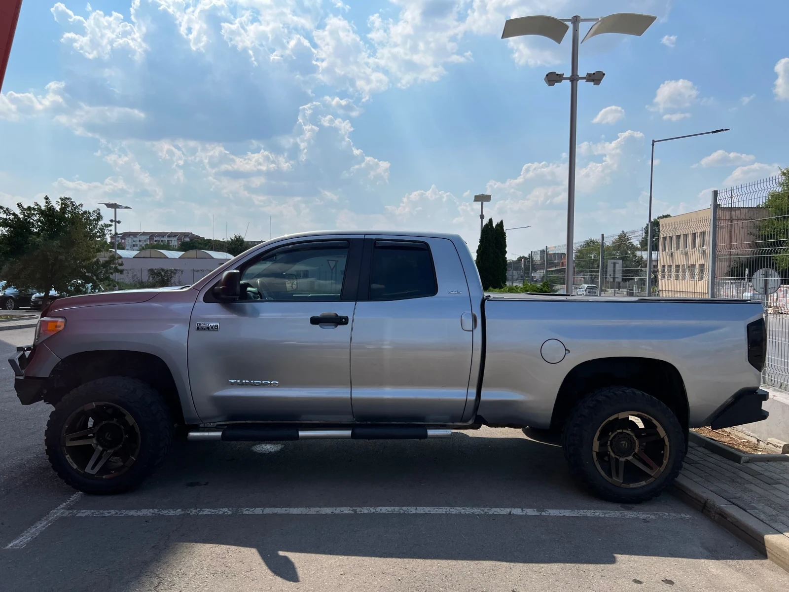 Toyota Tundra SR5, снимка 7 - Автомобили и джипове - 56493221