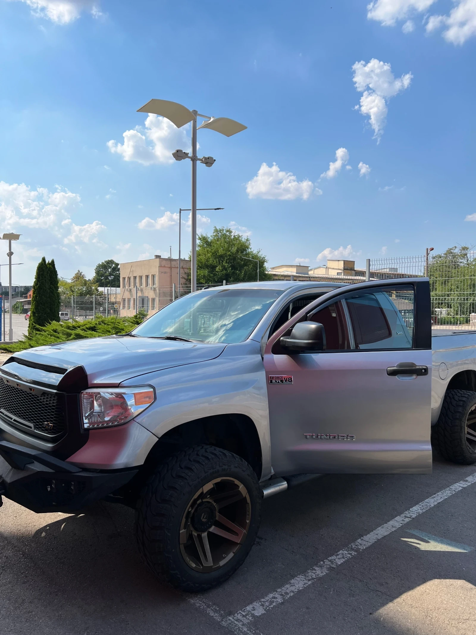 Toyota Tundra SR5, снимка 10 - Автомобили и джипове - 56493221