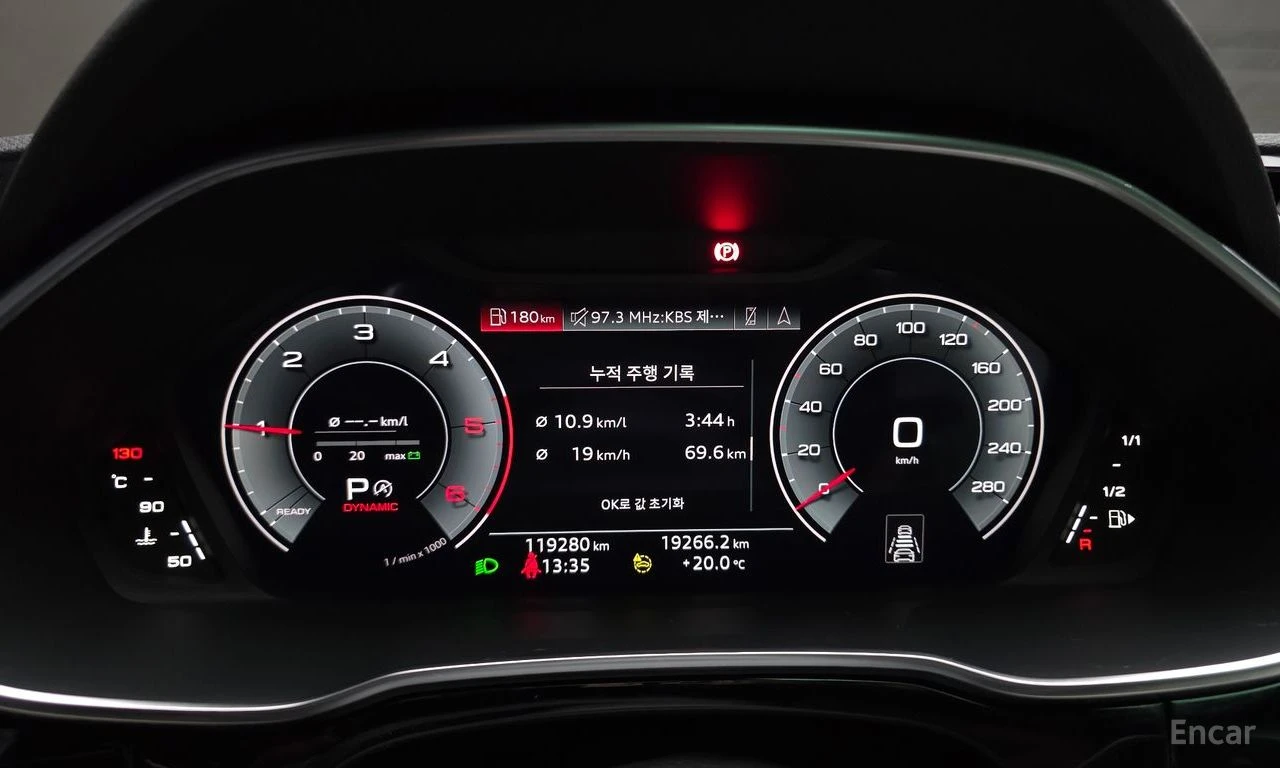 Audi Q3 35 TDI Premium, снимка 8 - Автомобили и джипове - 56549298