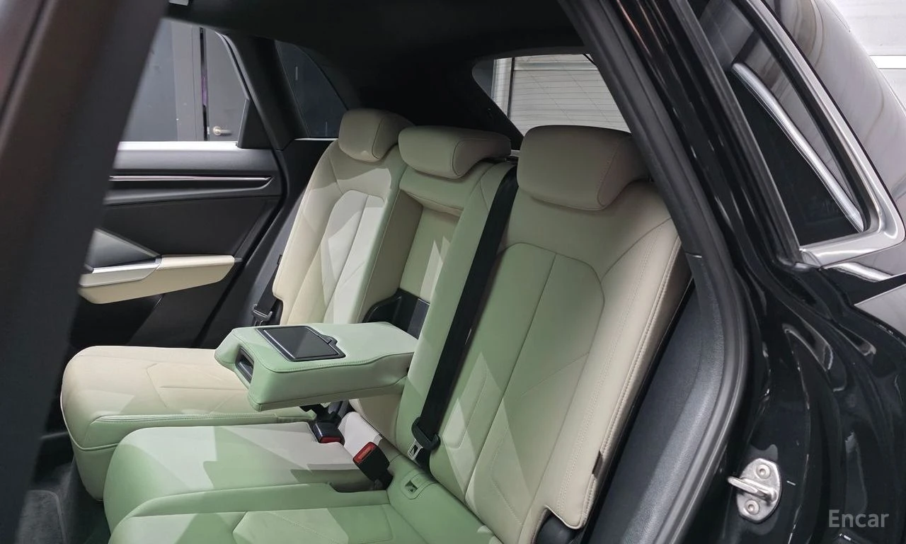 Audi Q3 35 TDI Premium, снимка 12 - Автомобили и джипове - 56549298