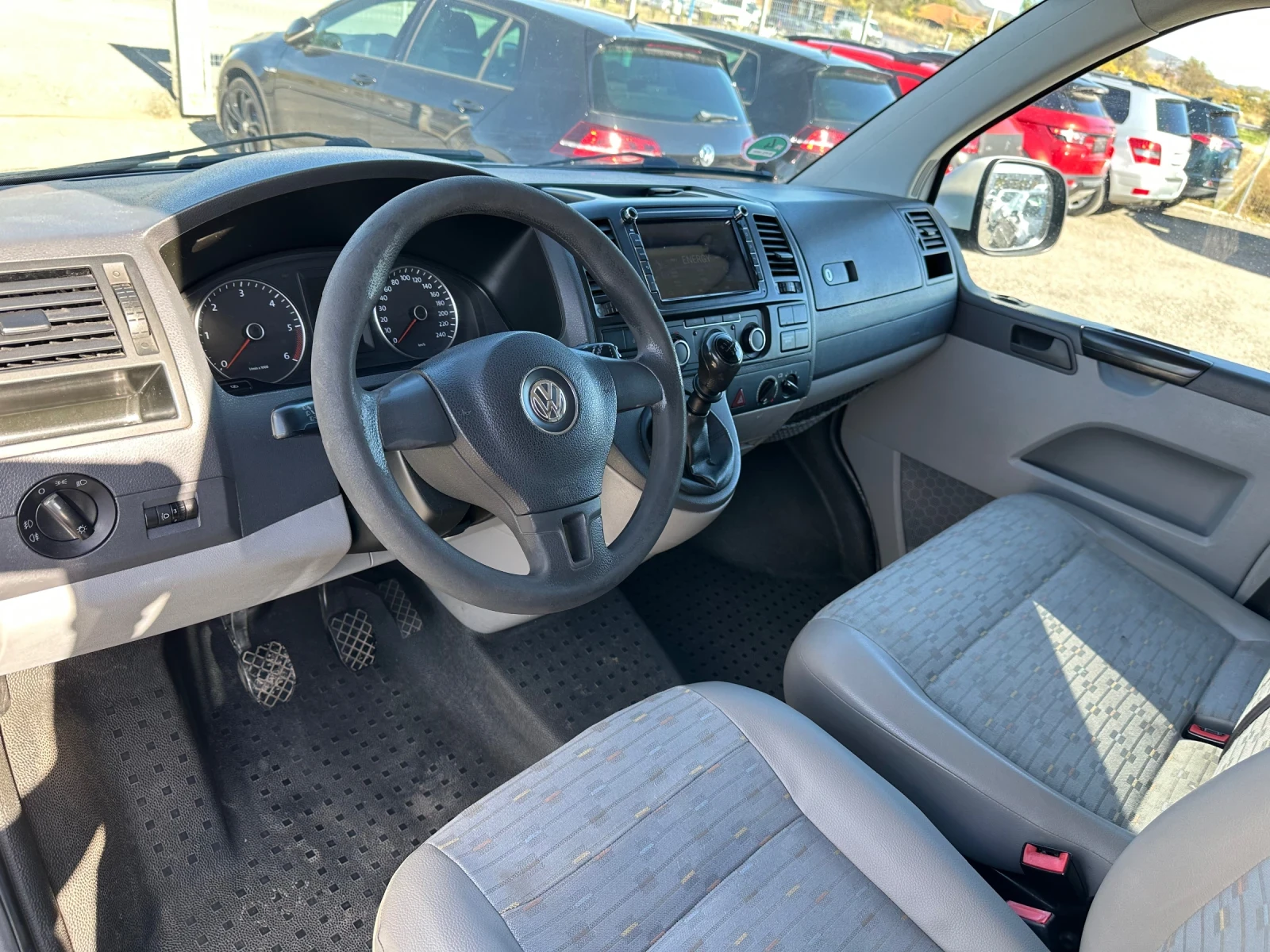 VW T5 2.0TDI* 140к.с* ДЪЛГА БАЗА* 8+ 1* КЛИМАТИК - изображение 8