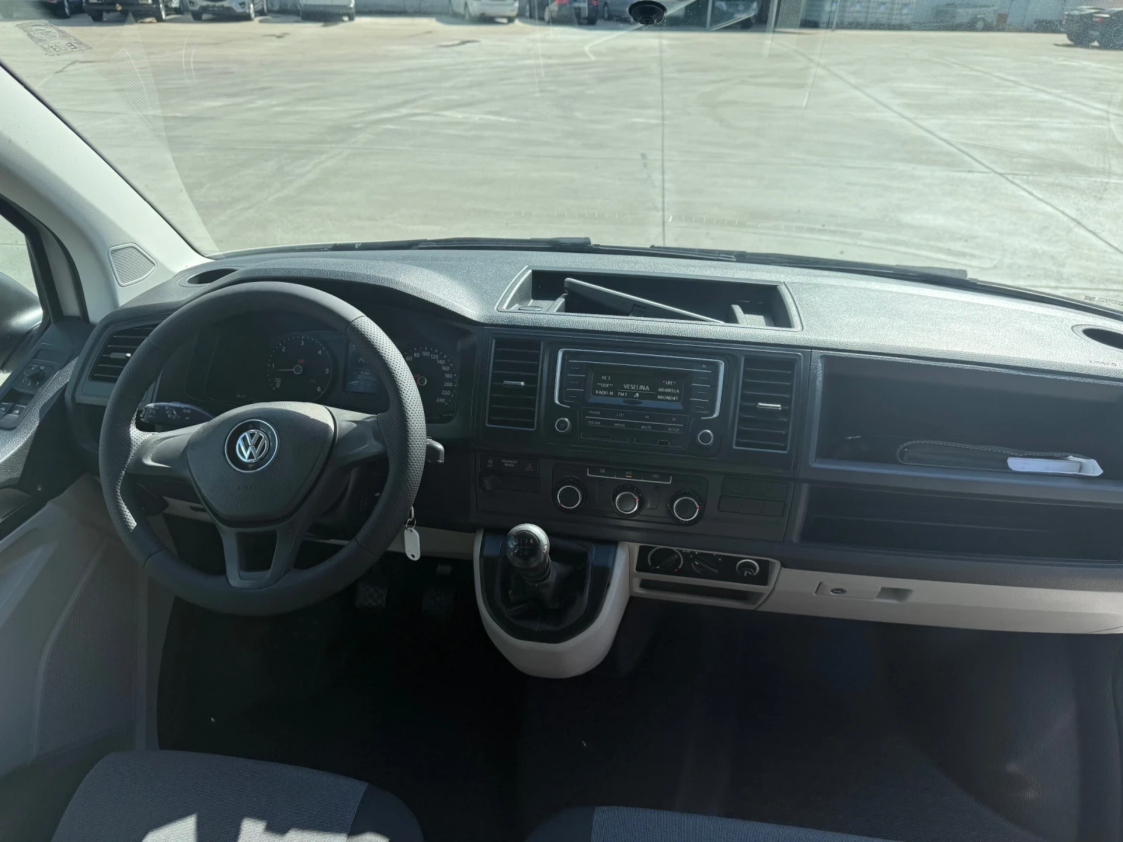 VW Transporter T6 2.0 TDI 9места* теглич* нов внос, снимка 15 - Бусове и автобуси - 55044701