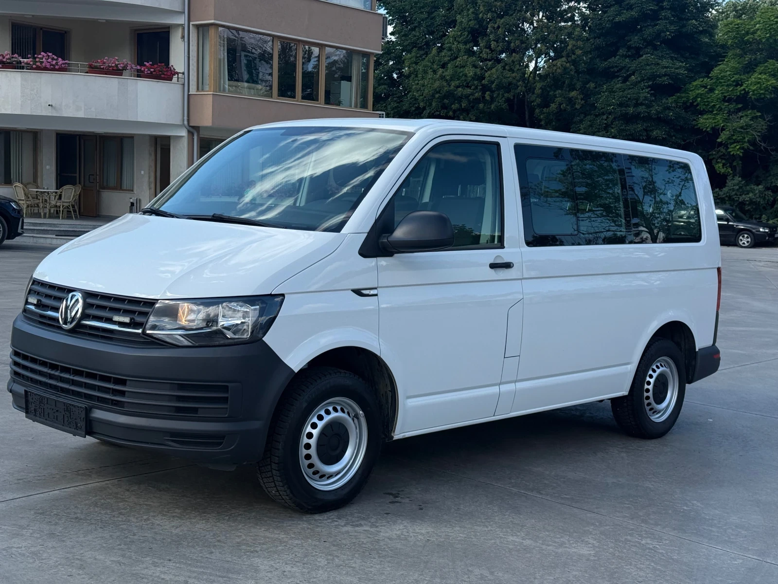 VW Transporter T6 2.0 TDI 9места* теглич* нов внос, снимка 8 - Бусове и автобуси - 55044701