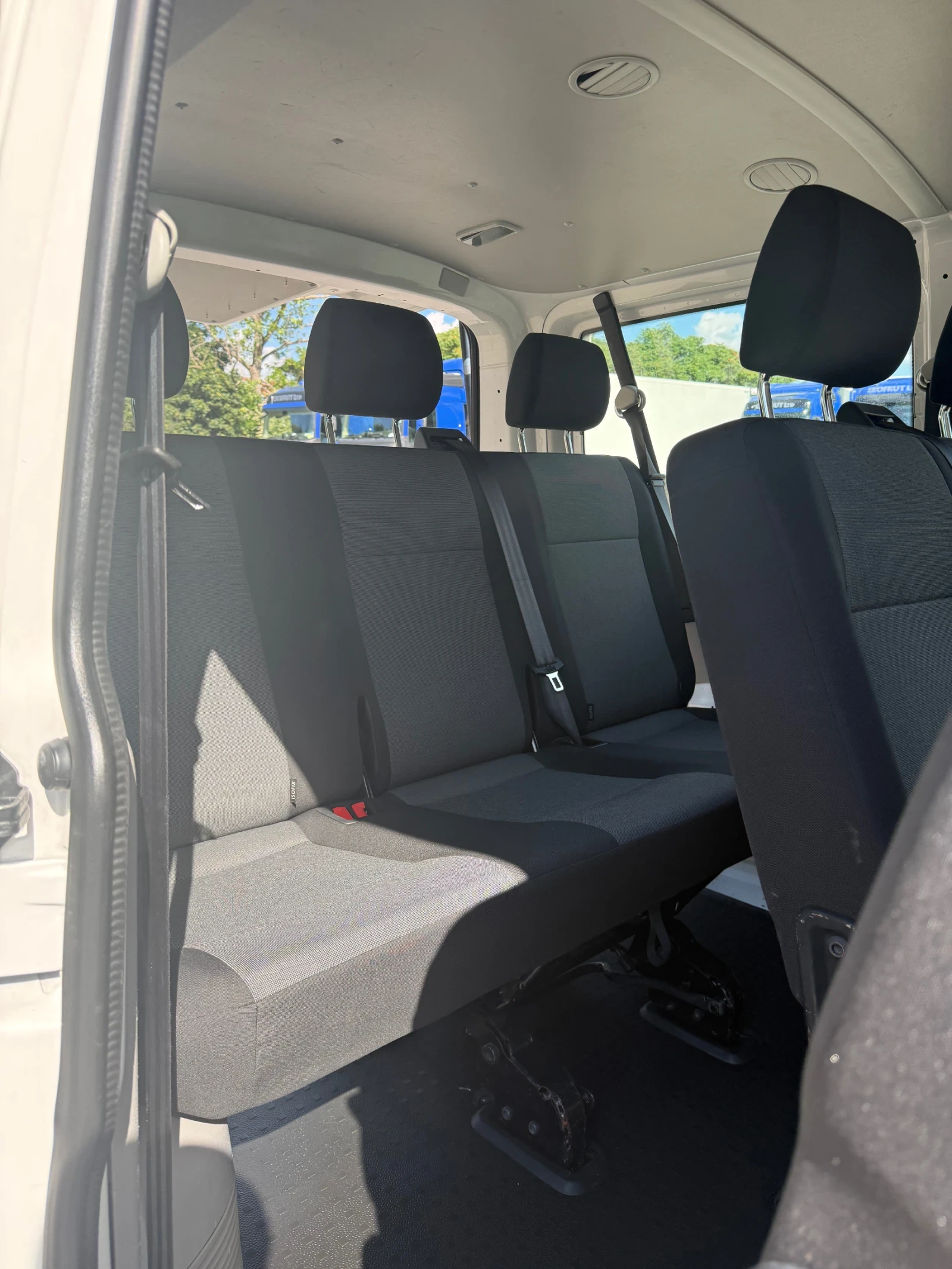 VW Transporter T6 2.0 TDI 9места* теглич* нов внос, снимка 14 - Бусове и автобуси - 55044701