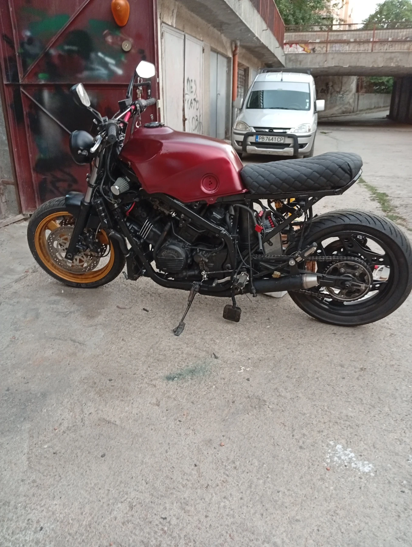 Honda Vf 1000 f2 - изображение 2