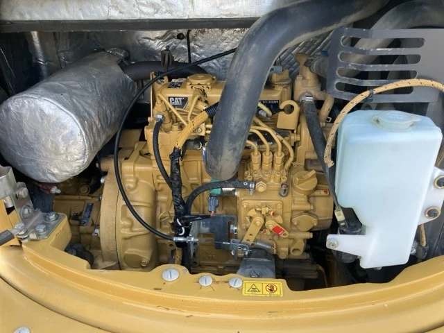 Багер Cat 303ECR / 3.2 тона / КАБИНА / ПЕРФЕКТЕН / НОВ ВНОС , снимка 10 - Индустриална техника - 55832564