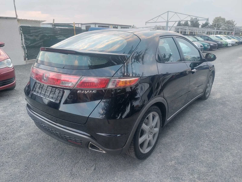 Honda Civic 1.8i, 6ск, снимка 11 - Автомобили и джипове - 47775324