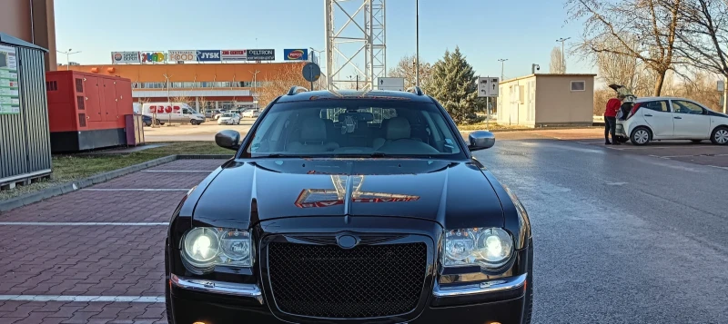 Chrysler 300c, снимка 1 - Автомобили и джипове - 48618422