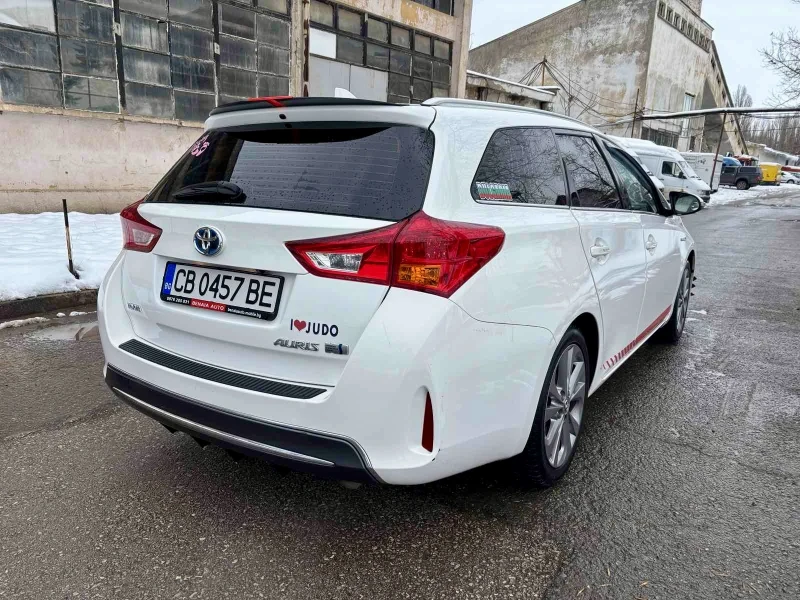 Toyota Auris 1.8 Hybrid - LPG, снимка 5 - Автомобили и джипове - 48678649