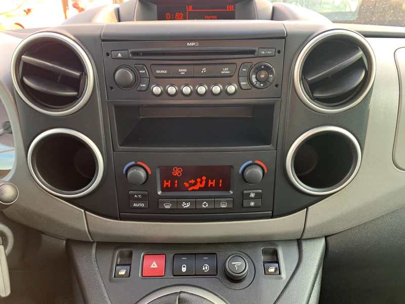 Citroen Berlingo 1.6HDI, снимка 11 - Автомобили и джипове - 49565122