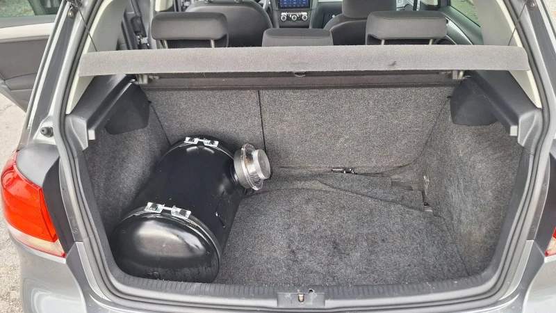VW Golf, снимка 14 - Автомобили и джипове - 52960404
