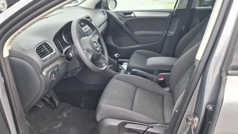 VW Golf, снимка 11 - Автомобили и джипове - 52960404