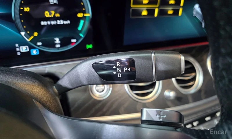 Mercedes-Benz E 220, снимка 9 - Автомобили и джипове - 52926062