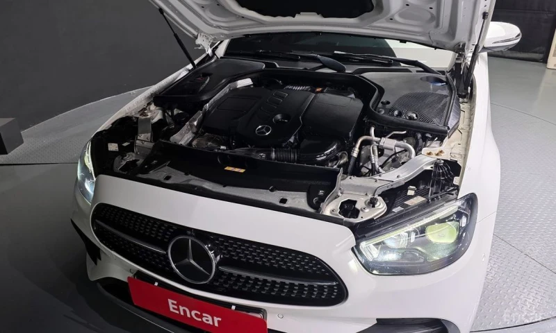 Mercedes-Benz E 220, снимка 6 - Автомобили и джипове - 52926062