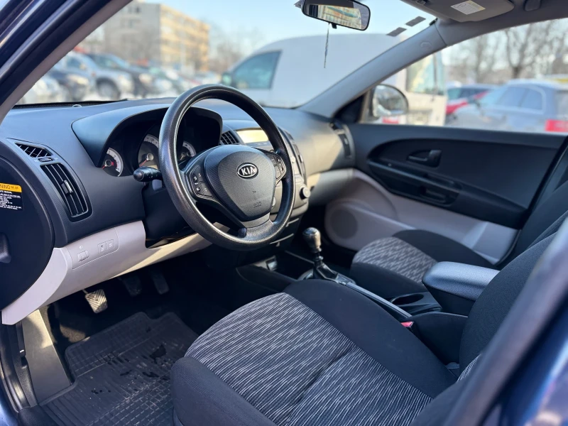 Kia Ceed 1.4I-105kc, снимка 12 - Автомобили и джипове - 52996256