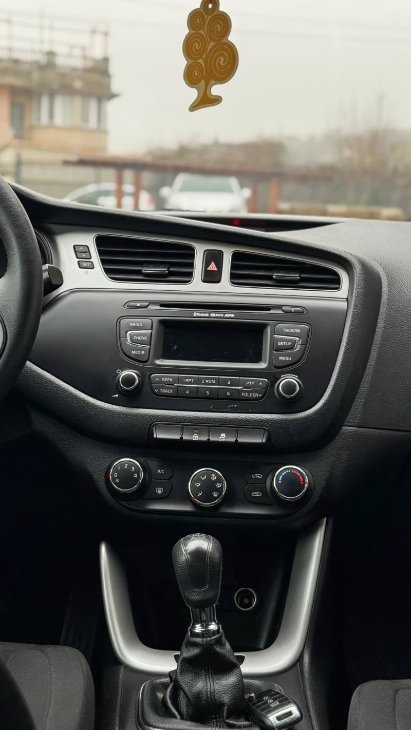 Kia Ceed LPG 1.4i, снимка 13 - Автомобили и джипове - 53157282