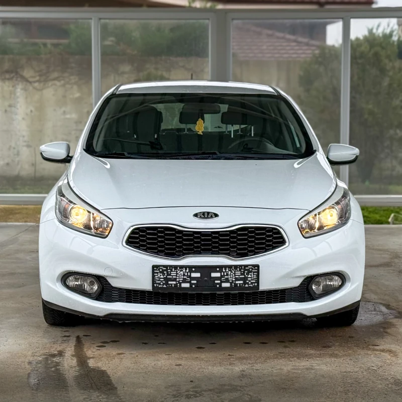 Kia Ceed LPG 1.4i, снимка 2 - Автомобили и джипове - 53157282