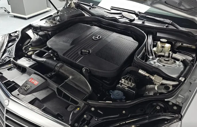 Mercedes-Benz E 220 CDI Avantgarde - изображение 6