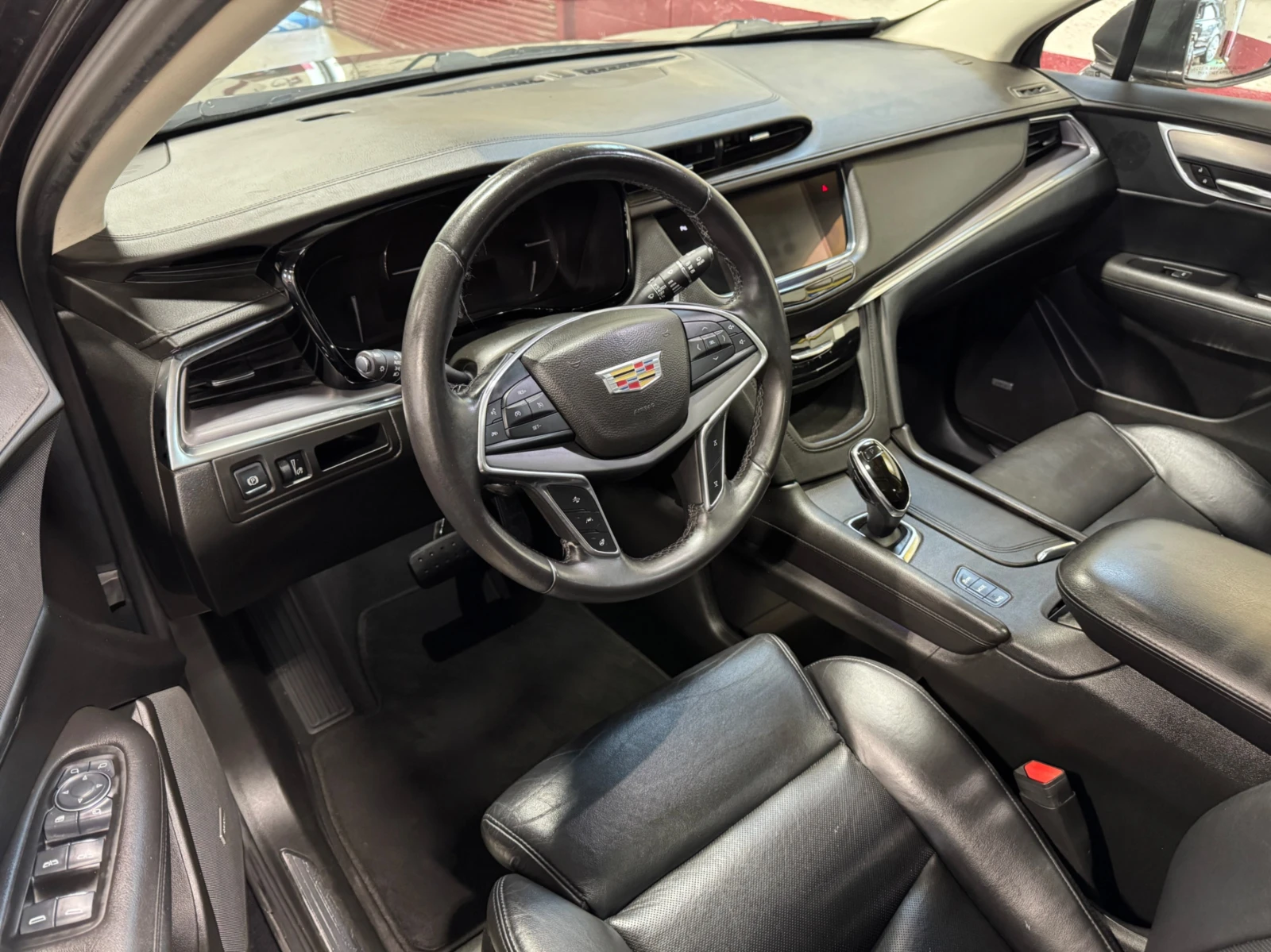 Cadillac XT5 3.6 AWD / Luxury / Carplay / PANO - изображение 7