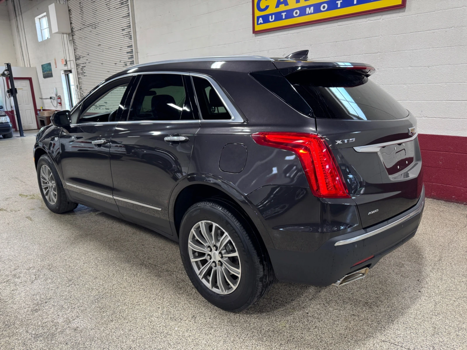 Cadillac XT5 3.6 AWD / Luxury / Carplay / PANO - изображение 3