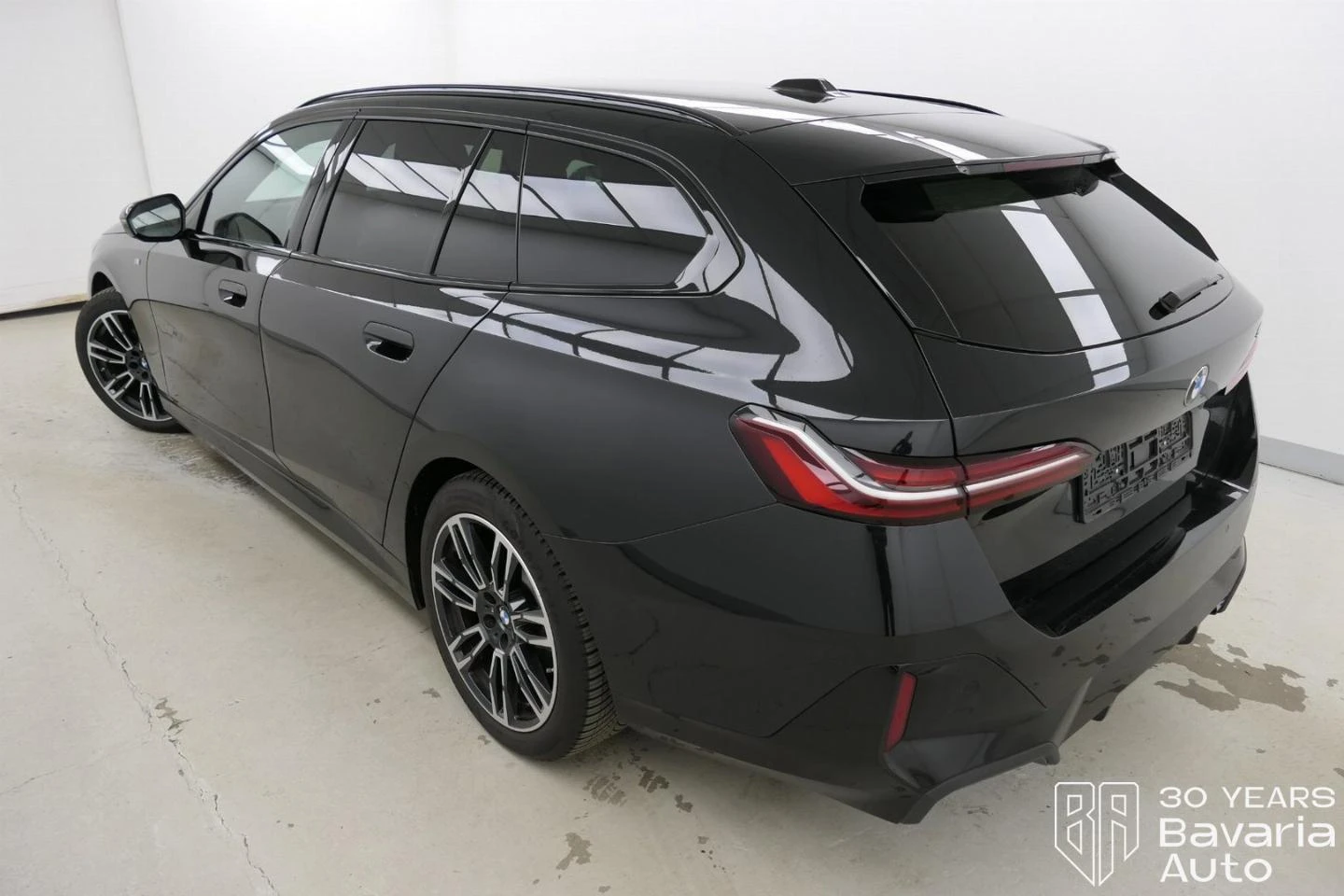 BMW 520 d Touring M Sport Paket Steptronic - изображение 2