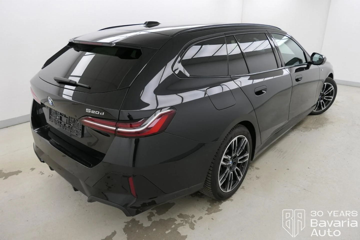 BMW 520 d Touring M Sport Paket Steptronic - изображение 3