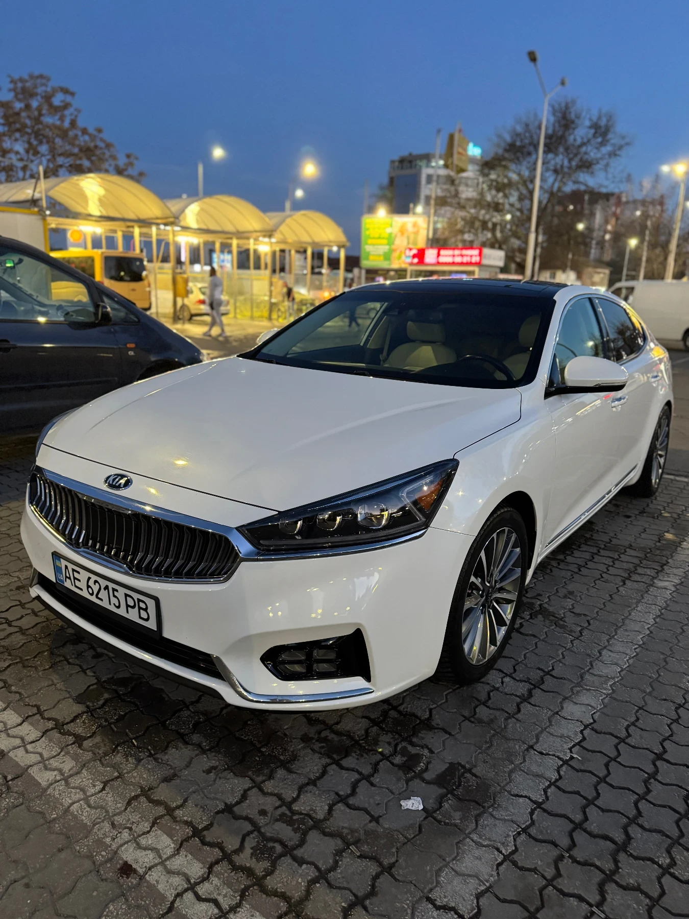 Kia Cadenza Technology, снимка 7 - Автомобили и джипове - 53930552