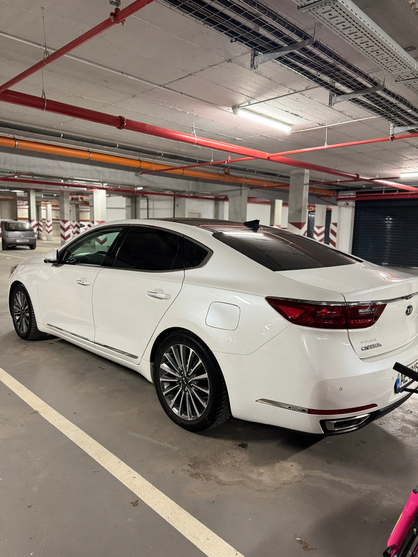 Kia Cadenza Technology, снимка 15 - Автомобили и джипове - 53930552