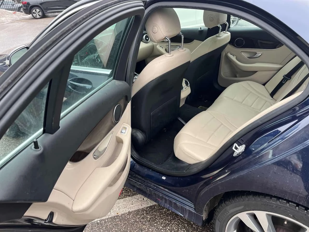 Mercedes-Benz C 300 CARFAX/ПАНОРАМА/ПРЕДСТАВИТЕЛСТВО НА MERCEDES , снимка 12 - Автомобили и джипове - 53740538