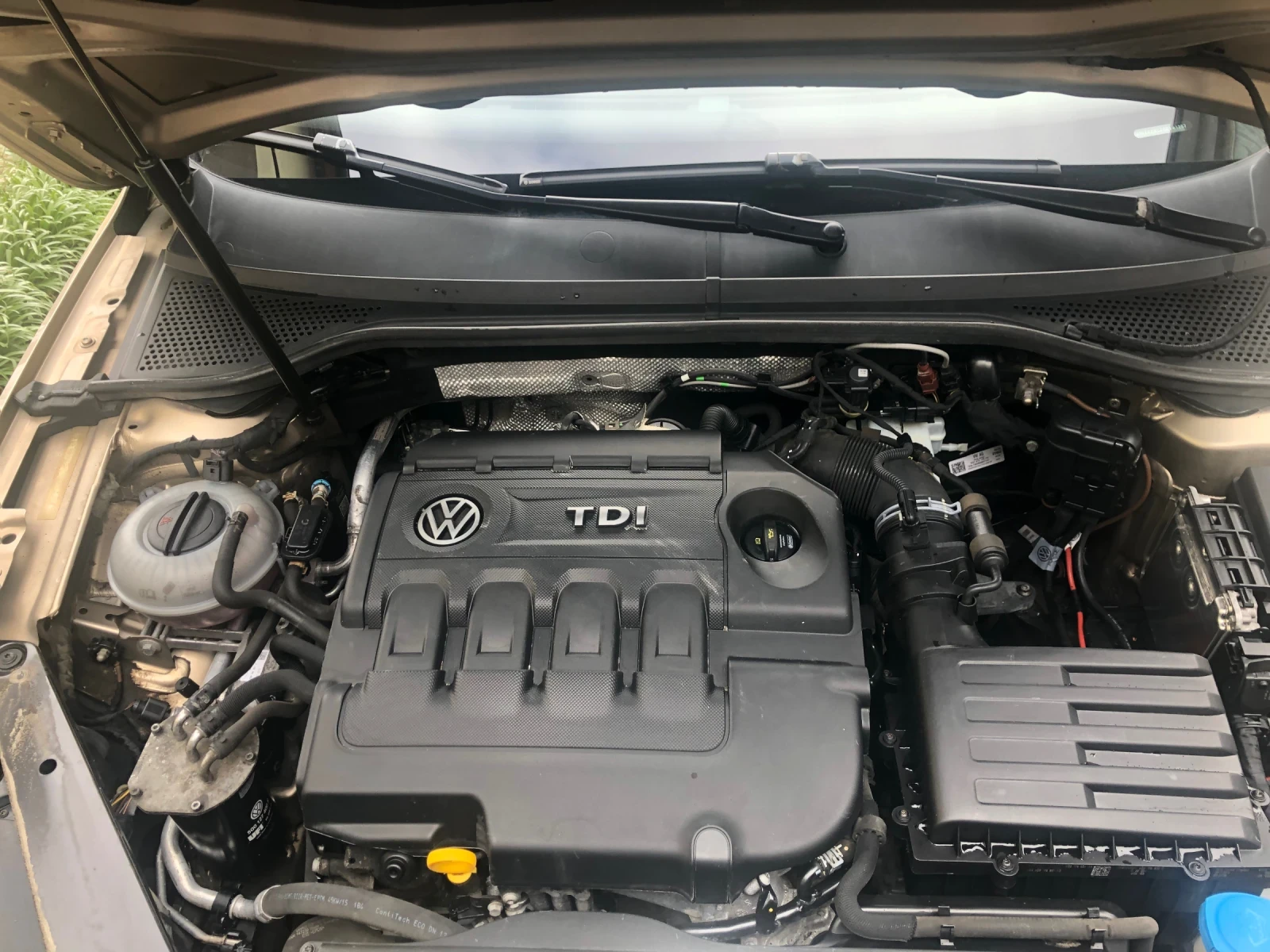 VW Passat 2.0TDI, снимка 14 - Автомобили и джипове - 53814730