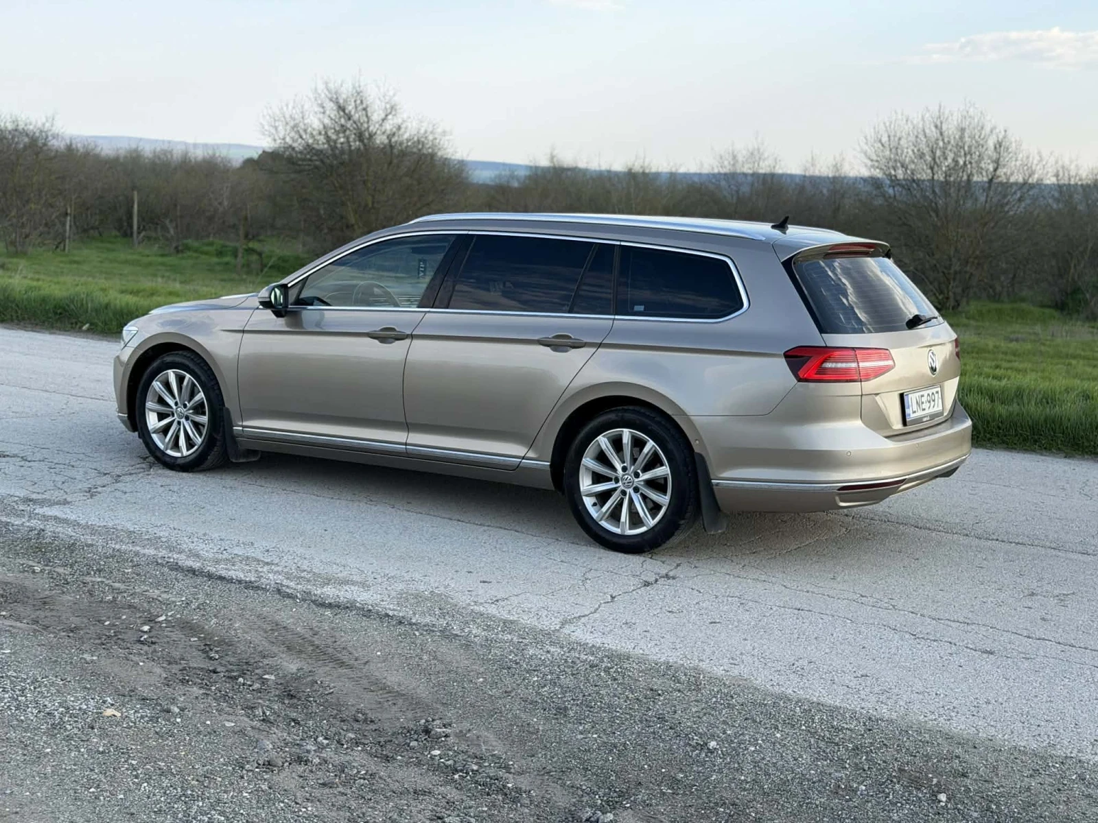 VW Passat 2.0TDI, снимка 4 - Автомобили и джипове - 53814730