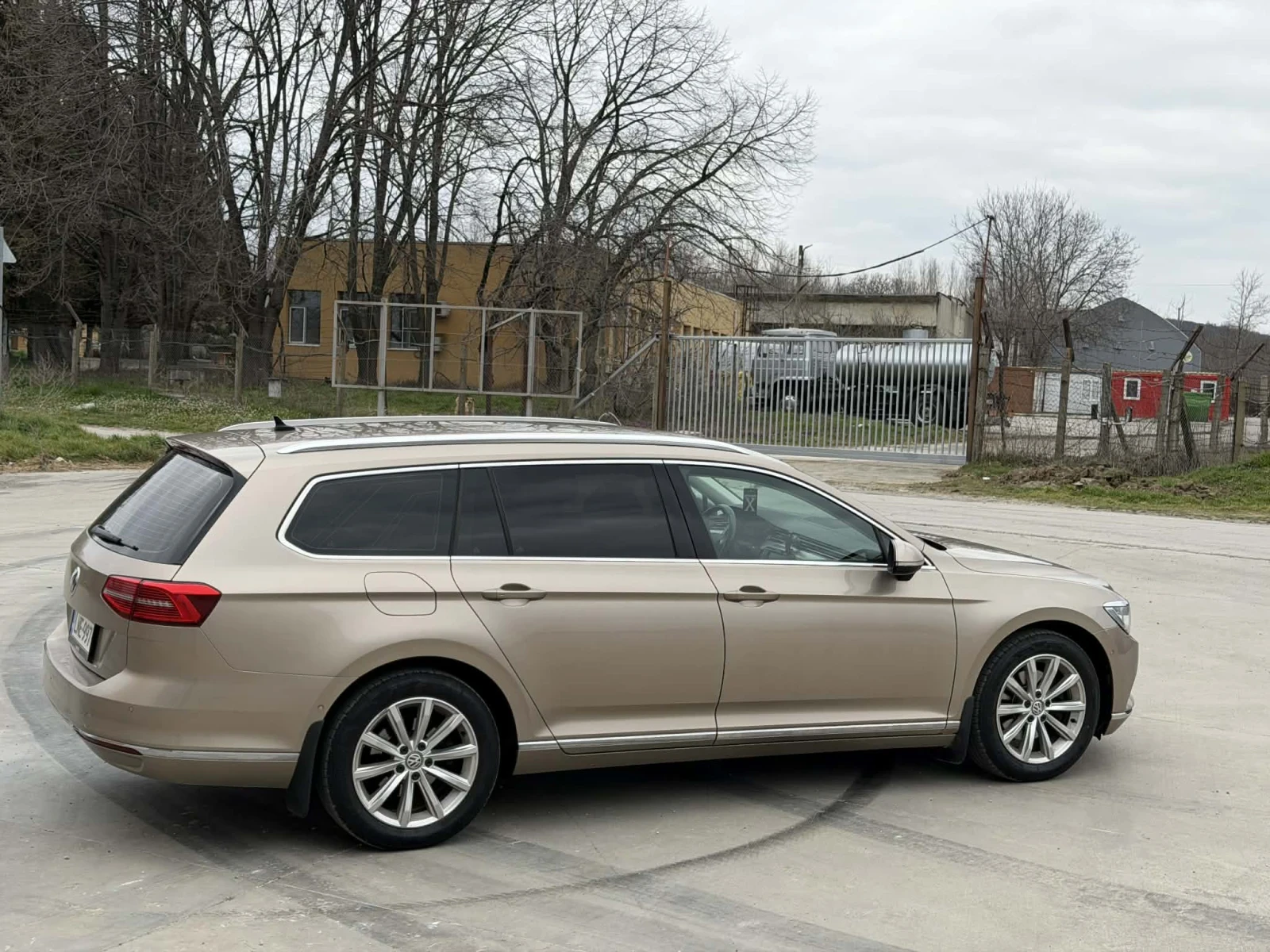 VW Passat 2.0TDI, снимка 6 - Автомобили и джипове - 53814730