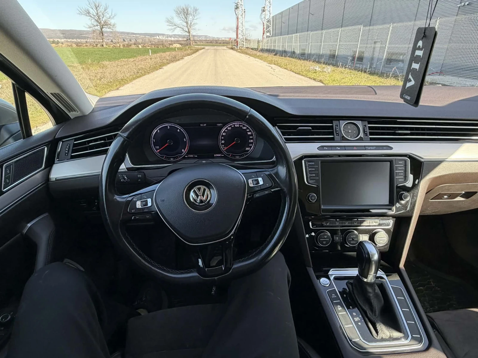 VW Passat 2.0TDI, снимка 11 - Автомобили и джипове - 53814730