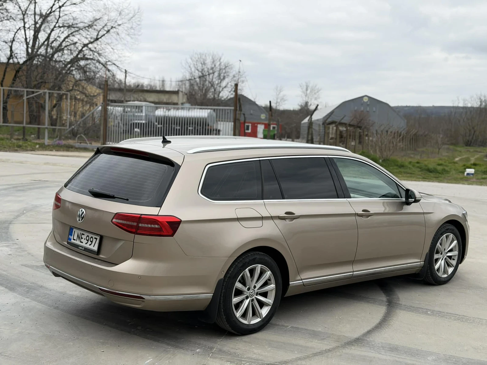 VW Passat 2.0TDI, снимка 5 - Автомобили и джипове - 53814730