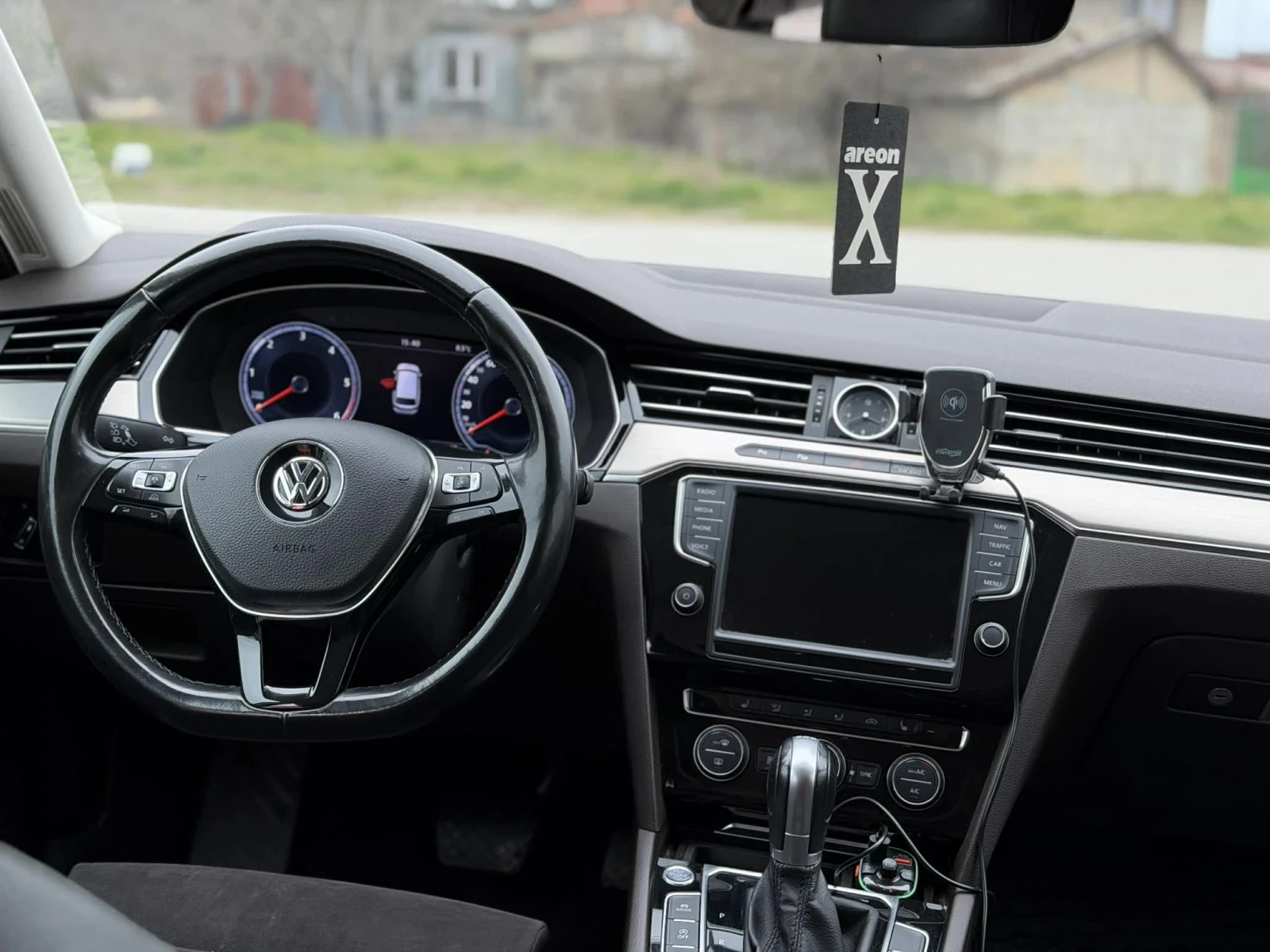 VW Passat 2.0TDI, снимка 8 - Автомобили и джипове - 53814730