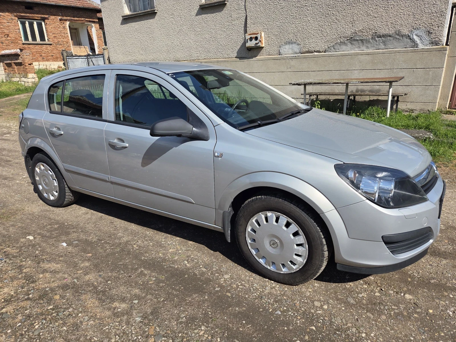 Opel Astra 1.4 бензин, снимка 5 - Автомобили и джипове - 54434087
