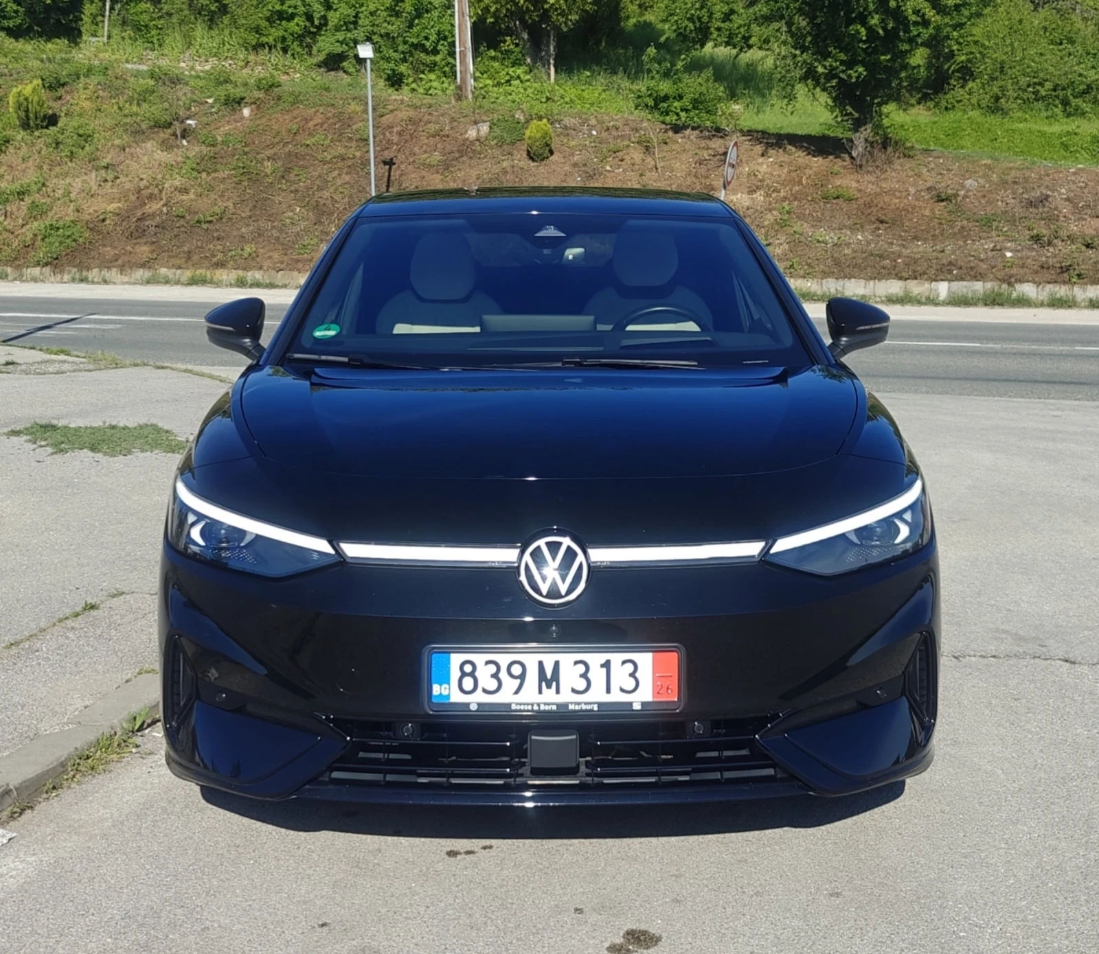 VW ID.7 PRO/82kwh/286hp/MATRIX/Mасаж/HUD/SOH100%, снимка 2 - Автомобили и джипове - 54580493