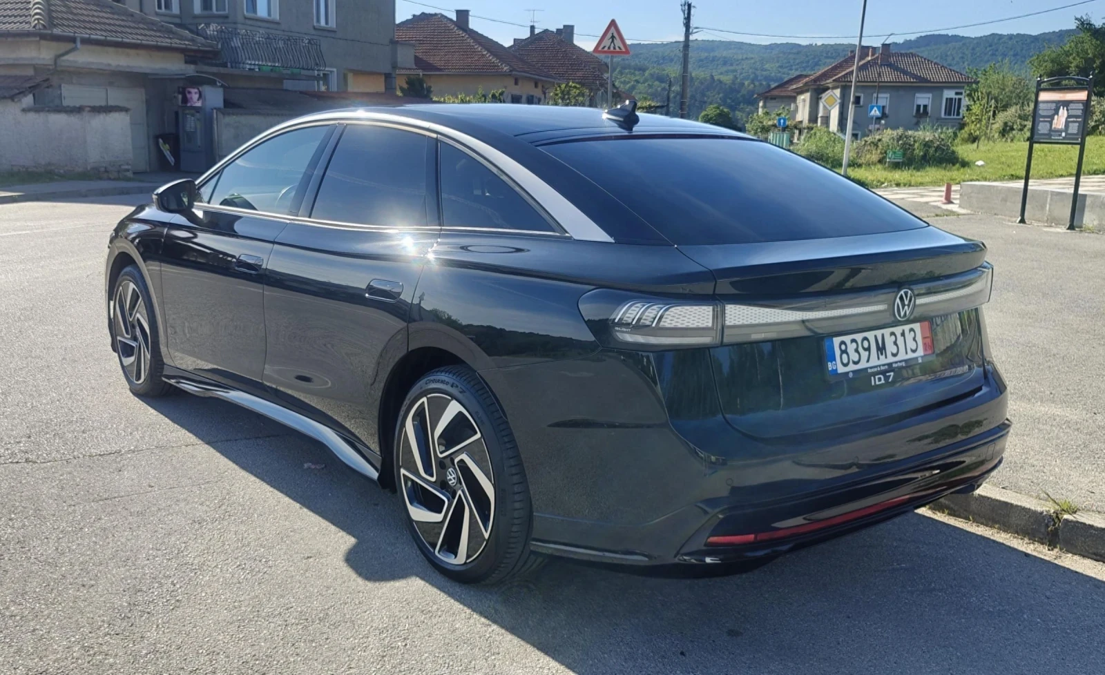 VW ID.7 PRO/82kwh/286hp/MATRIX/Mасаж/HUD/SOH100%, снимка 6 - Автомобили и джипове - 54580493