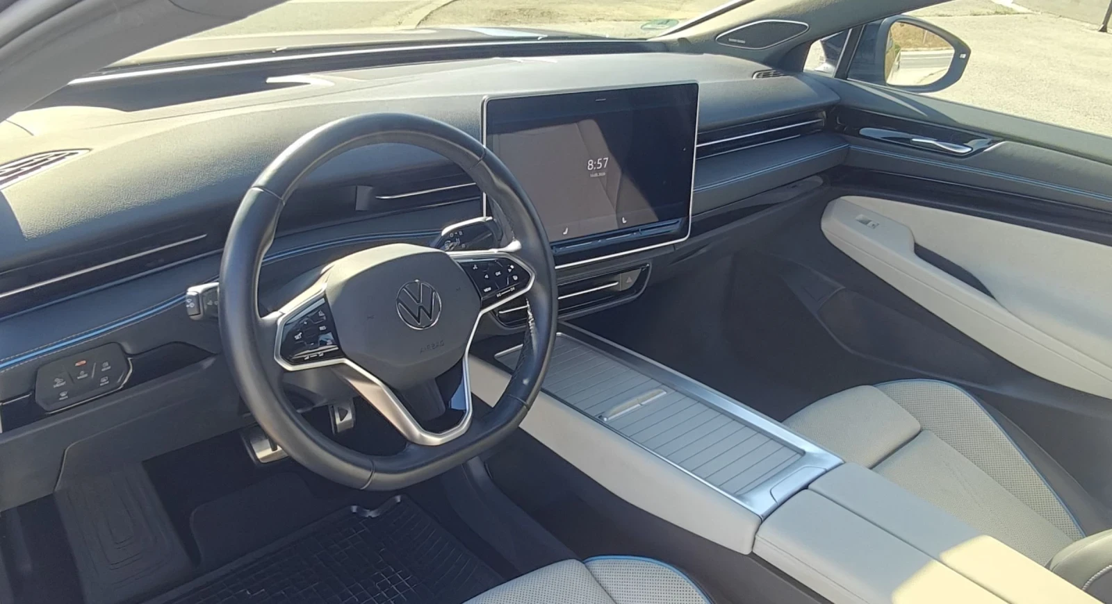 VW ID.7 PRO/82kwh/286hp/MATRIX/Mасаж/HUD/SOH100%, снимка 8 - Автомобили и джипове - 54580493